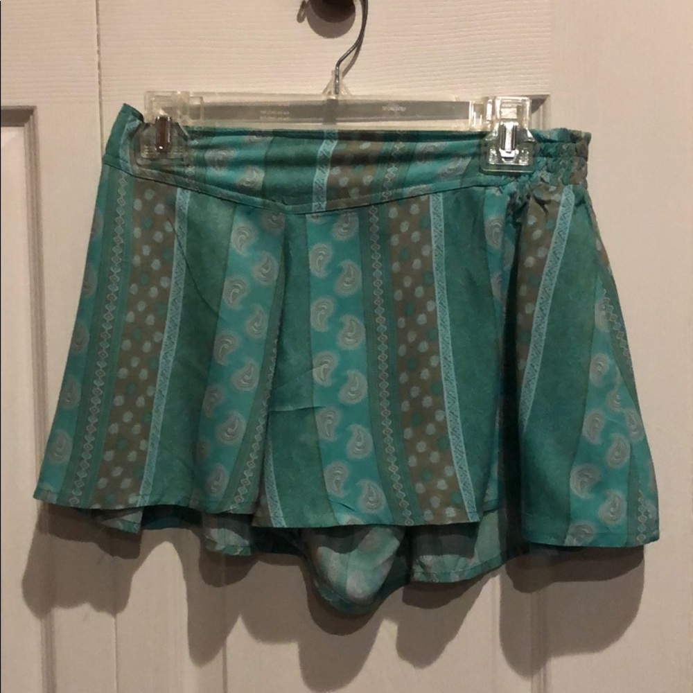 Teal paisley flowy shorts